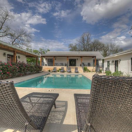 Schubert Inn Cottage - Pool - Walk To Main St เฟรเดอริกส์เบิร์ก ภายนอก รูปภาพ