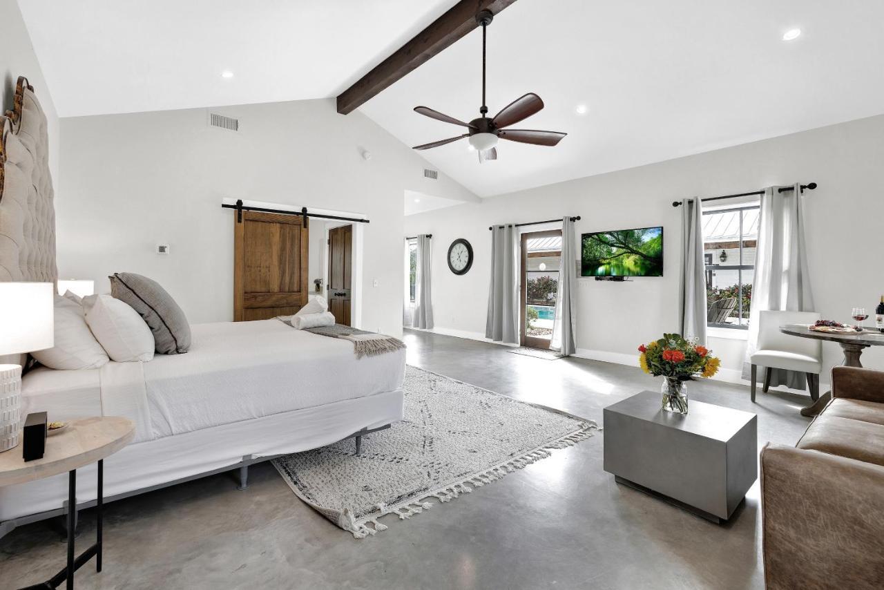 Schubert Inn Cottage - Pool - Walk To Main St เฟรเดอริกส์เบิร์ก ภายนอก รูปภาพ